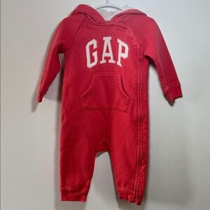 GAP Dark Pink Baby Hooded Overall Onesie, PRELOVED, 6-12M